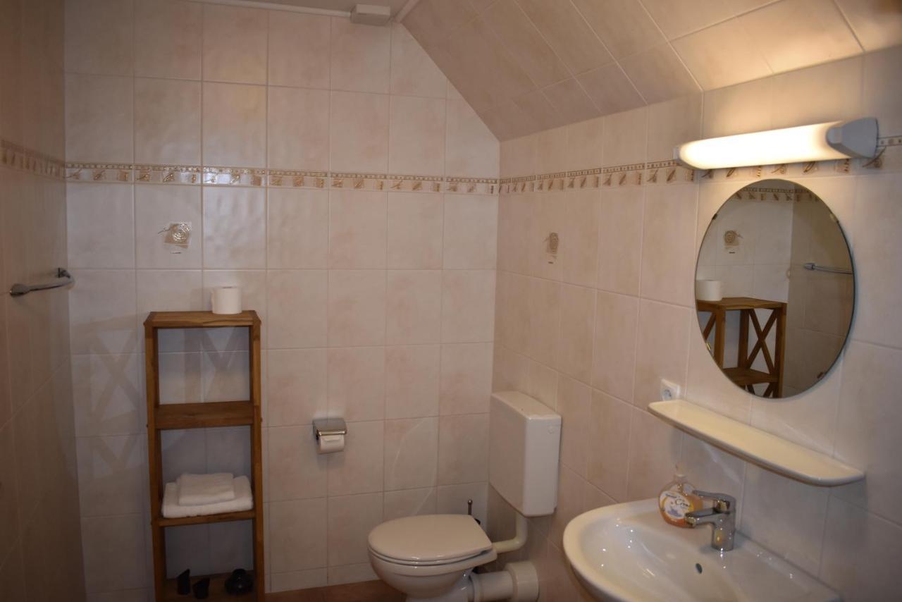 Pension Zur Schleuse Garni Am Elbe Luebeck - Kanal In Witzeeze Exterior foto