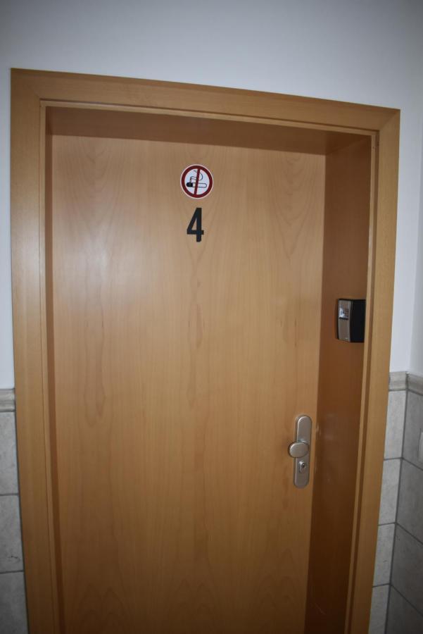 Pension Zur Schleuse Garni Am Elbe Luebeck - Kanal In Witzeeze Exterior foto