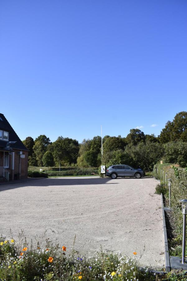 Pension Zur Schleuse Garni Am Elbe Luebeck - Kanal In Witzeeze Exterior foto